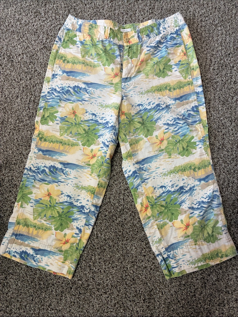 ❤️ 2/$10 - Liz Claibourne Tropical Floral Capri Pants in Blue, Green & Yellow